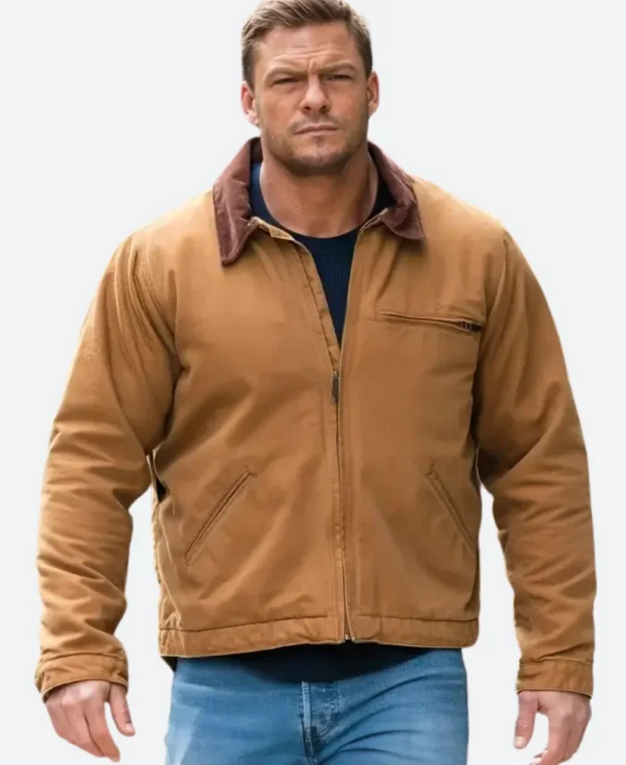 Alan Ritchson Jack Reacher S02 Jacket Actor Image